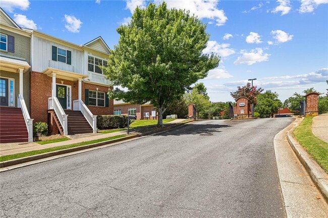 771 Riverdance Dr in Suwanee, GA - Building Photo - Building Photo