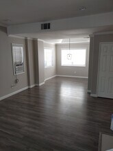 357 W Wilson St, Unit Unit#A in Costa Mesa, CA - Foto de edificio - Building Photo