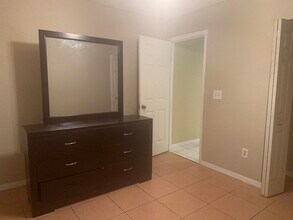 379 SW Jeanne Ave in Port St. Lucie, FL - Building Photo - Building Photo