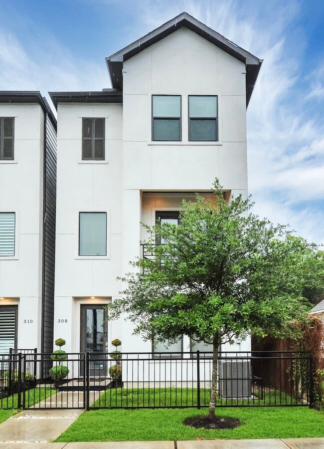 property at 308 Palmer St