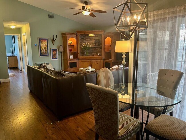 property at 2575 Bedford Mews Dr