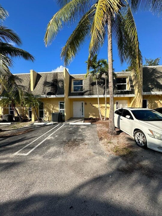 622 SW 1st St in Boynton Beach, FL - Foto de edificio