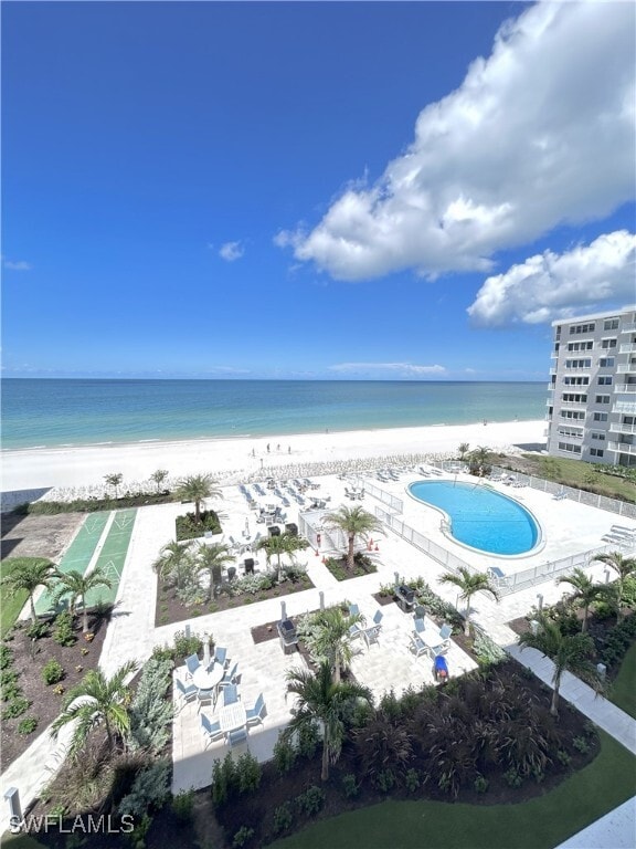 property at 3443 Gulf Shore Blvd N