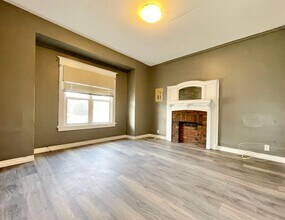 128 Geneva St in St Catharines, ON - Building Photo - Building Photo
