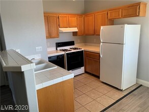 2110 Los Feliz St in Las Vegas, NV - Building Photo - Building Photo