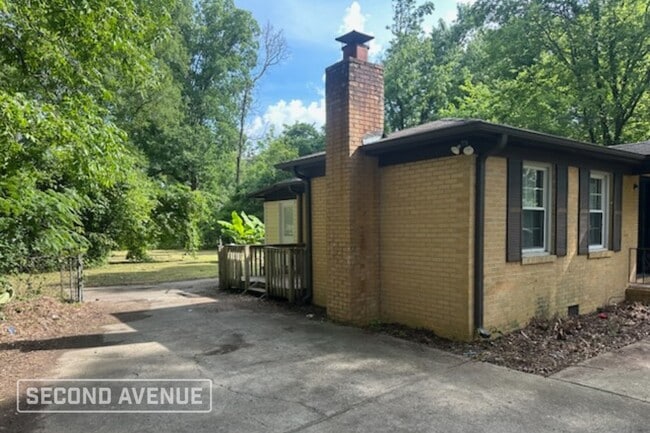 239 Lake Dr Cir NE in Birmingham, AL - Building Photo - Building Photo