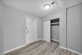 15 SE 24th Ave in Cape Coral, FL - Foto de edificio - Building Photo