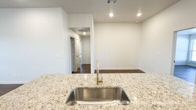 2127 Langford Ave in Lubbock, TX - Building Photo - Building Photo