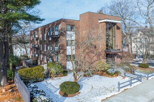 Woodbridge Heights in Melrose, MA - Building Photo