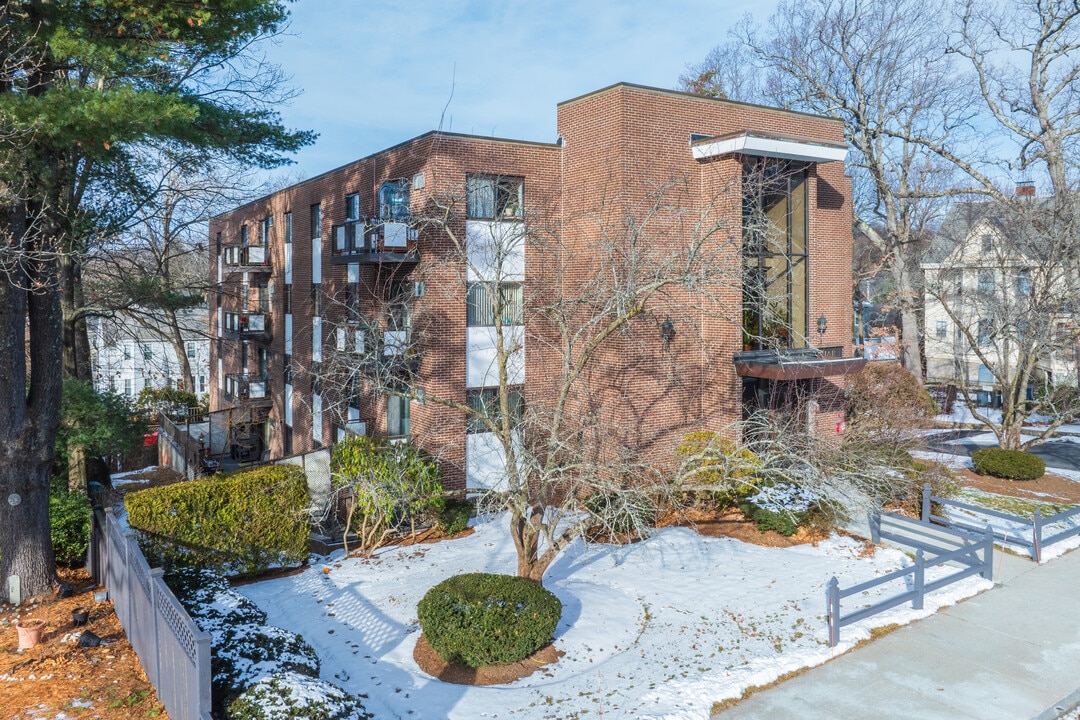 Woodbridge Heights in Melrose, MA - Foto de edificio