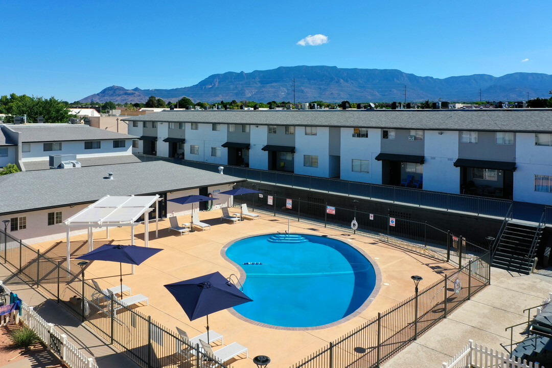 Chelsea Village Apartments in Albuquerque, NM - Building Photo