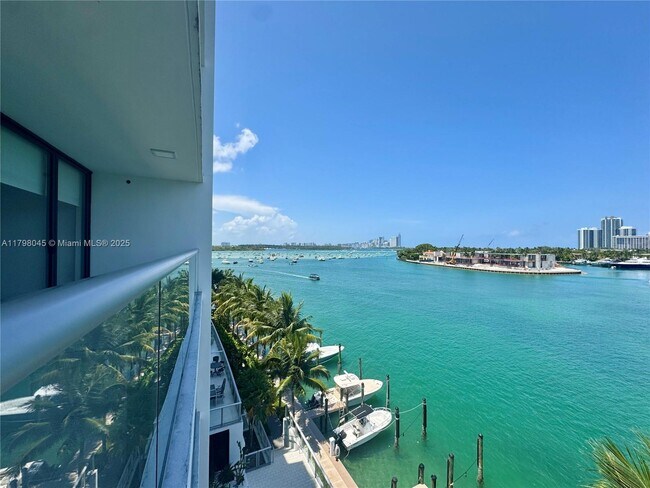 property at 10201 E Bay Harbor Dr