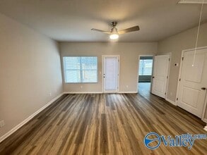 130 Foster Wy Dr in Huntsville, AL - Building Photo - Building Photo