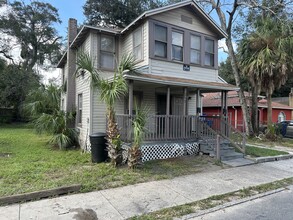 1701 14th St S, Unit A in St. Petersburg, FL - Foto de edificio - Building Photo