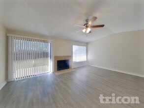 10526 Kinderhook Dr in San Antonio, TX - Building Photo - Building Photo