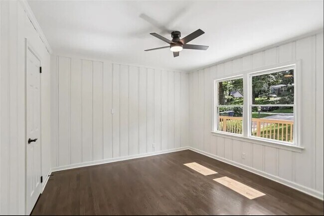 1367 Pollard Dr SW in Atlanta, GA - Building Photo - Building Photo