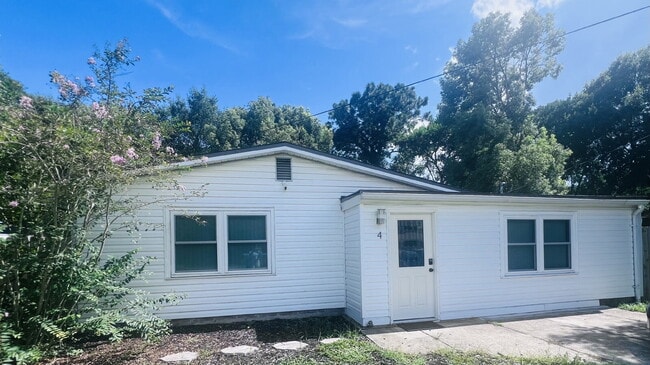 4 Highland Dr NW