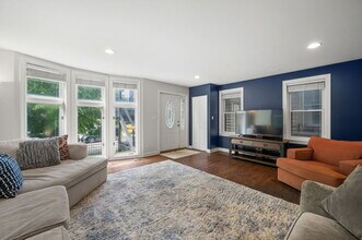 2054 W Race Ave in Chicago, IL - Building Photo - Building Photo