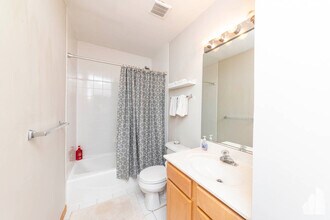 1401 N Artesian Ave, Unit #  01 in Chicago, IL - Building Photo - Building Photo