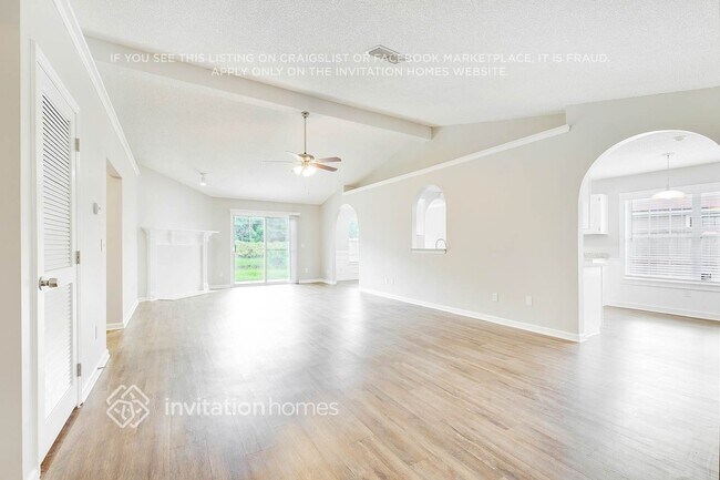 8250 Rocky Creek Dr in Jacksonville, FL - Foto de edificio - Building Photo