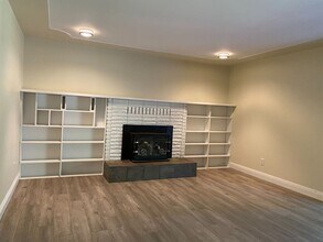 1942 Lindeena Ln in Redding, CA - Building Photo - Building Photo