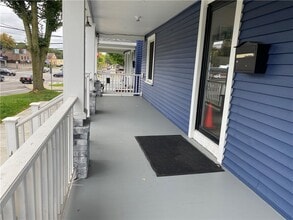 233 W Commercial St in East Rochester, NY - Building Photo - Building Photo