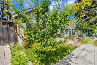 4431 Penniman Ave in Oakland, CA - Building Photo - Building Photo