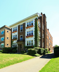 15103-15105 Lake Ave in Lakewood, OH - Foto de edificio - Building Photo