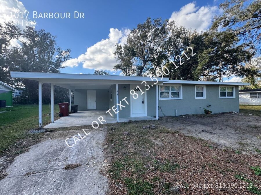 1017 Barbour Dr in Plant City, FL - Building Photo