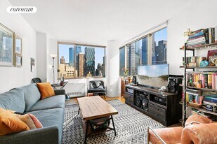 350 W 50th St in New York, NY - Building Photo