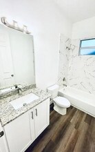 579 SW Paar Dr in Port St. Lucie, FL - Foto de edificio - Building Photo