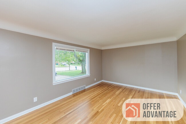 4933 Monticello Blvd in Richmond Heights, OH - Building Photo - Building Photo