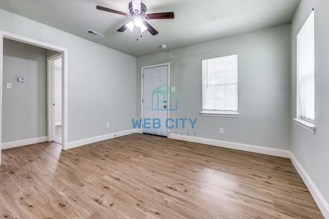 405 Viaduct St in Dallas, TX - Building Photo - Building Photo