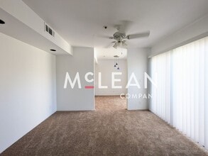 420 Village Square W in Palm Springs, CA - Building Photo - Building Photo