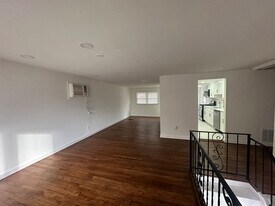 3 Fury Dr in Selden, NY - Building Photo