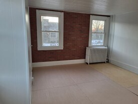 113 N Church St, Unit apartment in Moorestown, NJ - Building Photo