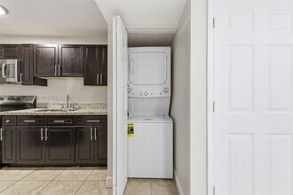 1977 NW 5th Pl in Miami, FL - Building Photo - Building Photo