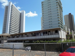 2551 Kapiolani Blvd in Honolulu, HI - Building Photo - Building Photo