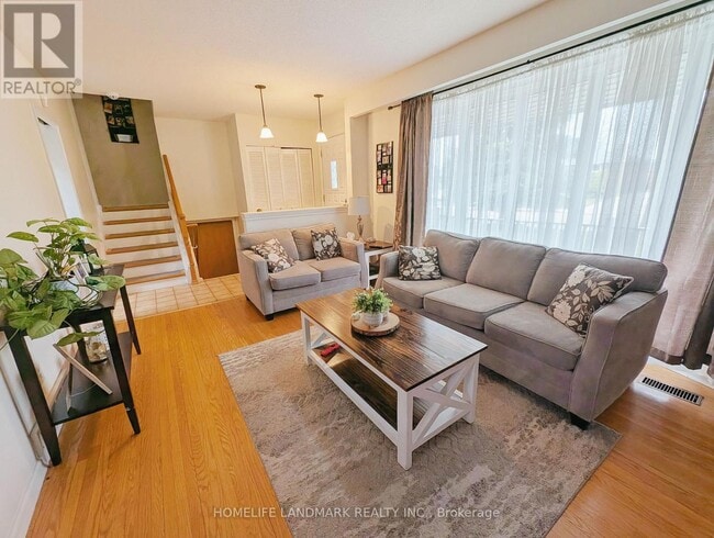 14 Lorraine Dr in Hamilton, ON - Building Photo - Building Photo