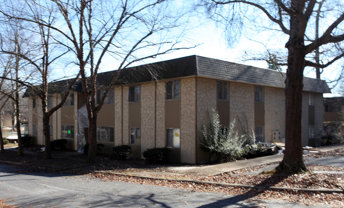 Highland Hills in Greensboro, NC - Foto de edificio