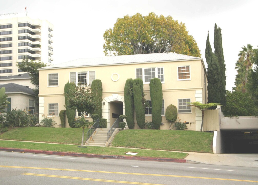 1238 S Beverly Glen Blvd in Los Angeles, CA - Building Photo