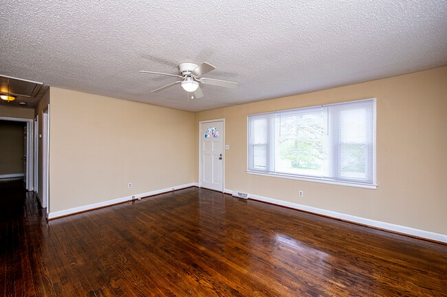 2711 Springbrook Cir in Gastonia, NC - Building Photo - Building Photo