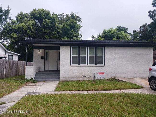 property at 2311 W 25th St