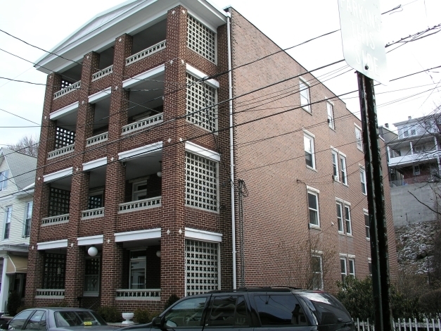 Schuylkill Ave Apartments in Tamaqua, PA - Building Photo