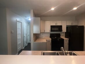 511 Bernard Ave in Indianapolis, IN - Foto de edificio - Building Photo