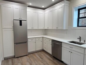 162 2nd St in Mineola, NY - Building Photo - Building Photo