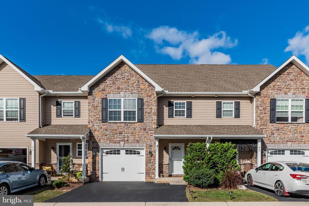 836 Spring Rock Ct in Mechanicsburg, PA - Building Photo