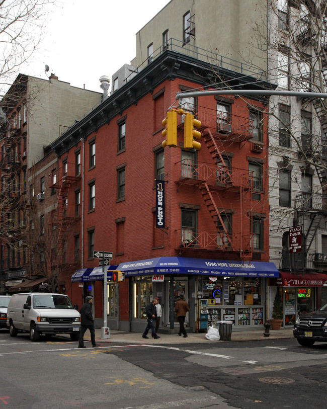 129 Sullivan St in New York, NY - Building Photo - Building Photo