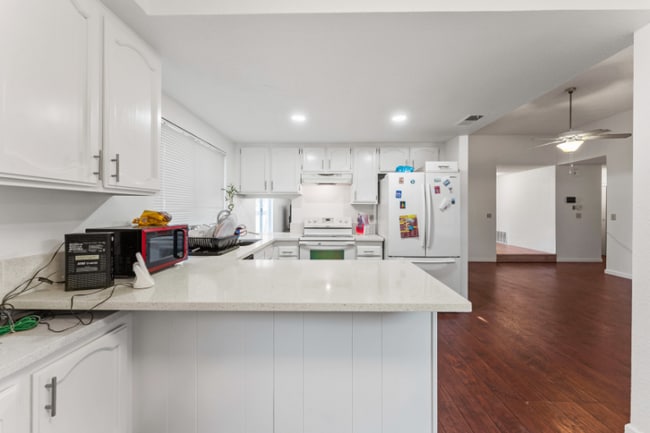 1130 Rudger Way in Sacramento, CA - Building Photo - Building Photo