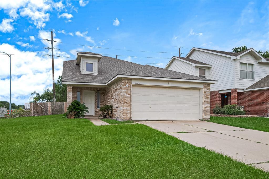 7203 River Pines Dr in Cypress, TX - Building Photo